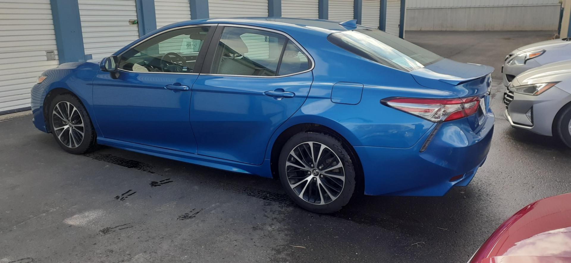 2019 Toyota Camry LE (4T1B11HK8KU) with an 2.5L L4 DOHC 16V engine, 8A transmission, located at 2015 Cambell Street, Rapid City, SD, 57701, (605) 342-8326, 44.066433, -103.191772 - CARFAX AVAILABLE - Photo#2